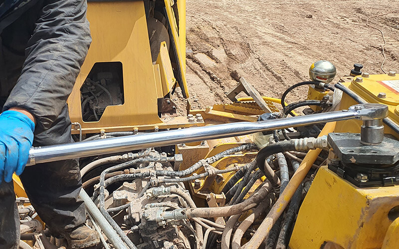 Desensamble y ensamble de componentes mecánicos, hidráulicos, eléctricos y electrónicos de maquinaria 4